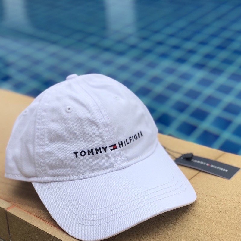 หมวก tommy hilfiger สีขาวของแท้