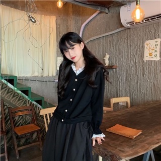 🌻 Pepper korean shirt เสื้อสเวตเตอร์ ทรงคาดิเเกน กระดุมกลาง เเต่งปักลูกไม้ คอเสื้อ เนื้อผ้าโพลีเอสเตอร์ผสมไนล่อน 🌈