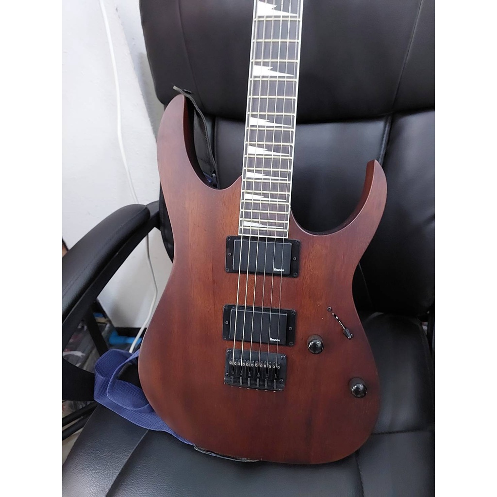 กีต้าร์ไฟฟ้า Ibanez GRG121DX สี Walnut สภาพ 99.99% ป้ายยังอยู่ เล่นไม่ถึงเดือน