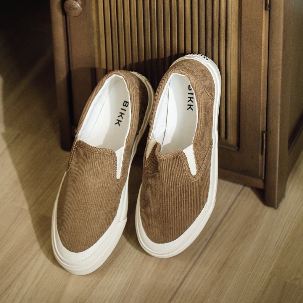 BIKK - รองเท้าผ้าใบ รุ่น "Grow" Corduroy Slip-On Sneakers Size 36-45
