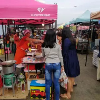 หมูเเดดเดียว ทอด พร้อมรับประทาน ขนาด 100 กรัมเจ๊ติ๋ม ตลาด อ.ต.ก.(เจ้าเก่า30ปี)​ สูตรอร่อยไม่มีใครเหมือน