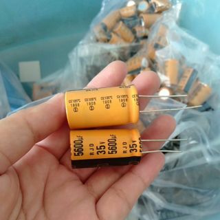 Capacitor 5600uf35v ขายแพค5ตัว