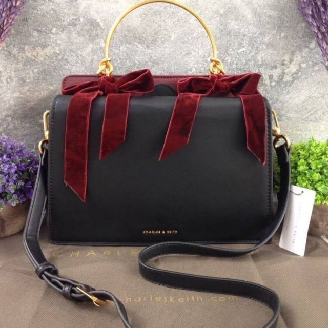  CHARLES  KEITH  VELVET  BOW DETAIL HANDBAG Shopee Thailand