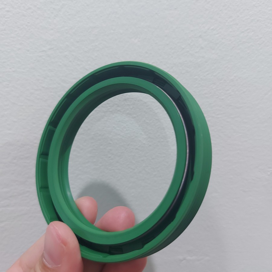 ซีลกันน้ํามัน ทีจี 65 90 12 . TG 65 X 90 X 12 NBR