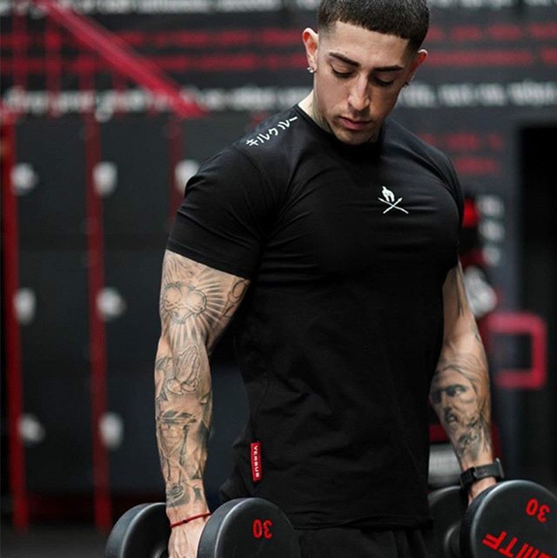 ผู้ชาย T เสื้อแฟชั่นฤดูร้อนเพาะกายจดหมายพิมพ์ Tshirt ผู้ชาย GYM ฟิตเนสออกกําลังกาย O-คอแสดงกล้ามเนื้อ
