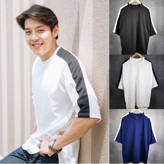 [แจกโค้ดส่งฟรีหน้าร้าน] เสื้อ oversize สีพื้น แต่งแถบแขน