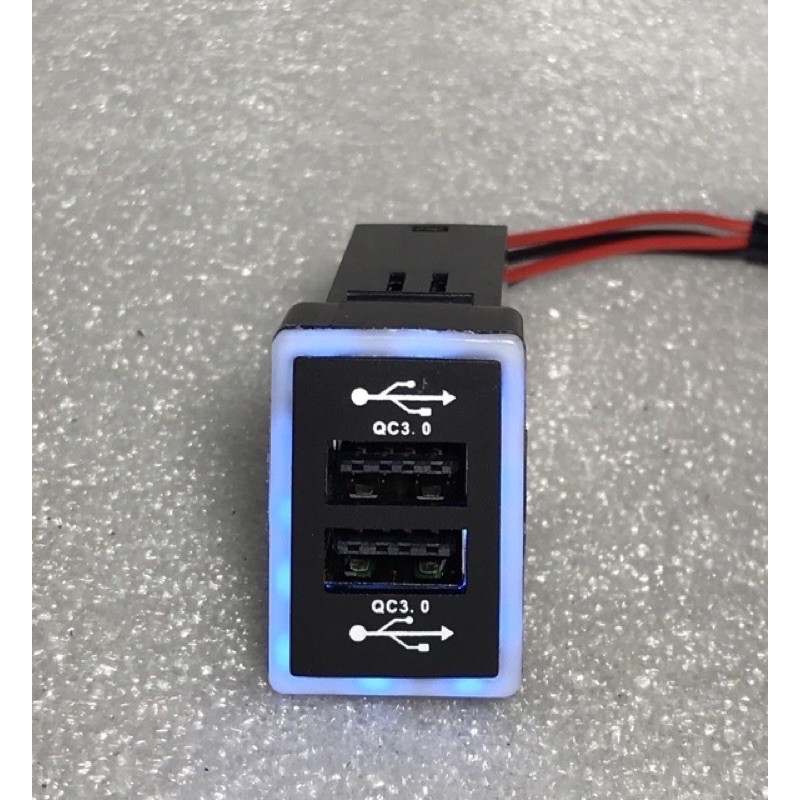 ลดราคา เบ้า USB Quick charge Max 3.2. x 2 USB สำหรับรถ Toyota Vios Yaris Altis Camry Revo Fortunetปี2012+แบบมีไฟ 2 สี #ค้นหาเพิ่มเติม สวิทซ์เอนกประสงค์ สายเคเบิ้ลไทร์ Mitsumi กิ๊บจั้มพ์สายไฟ บ้าจุดบุหรี่รถยนต์ ขั้วปรีรถยนต์