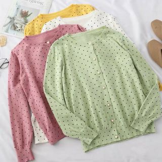 (p)(o)(l)(k)(a) V.91
Round neck knitted polkadot cardigan
น่ารักเว่อร์วัง เสื้อคลุมไหมพรมเนื้อนุ่มๆ สกรีนลายจุด