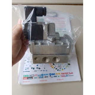 CKD โซลินอยด์วาล์ว รุ่น 4F510-15 คอยส์ไฟ AC220V ขนาดเกลียว 1/2" JAPAN