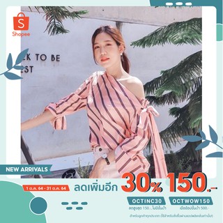 (ใช้โค้ด INC2SFA ลด 100.- ขั้นต่ำ 300.-) BTB01P - Pink stripes one off shoulder เสื้อลายขวางเปิดไหล่สีชมพู