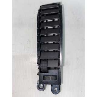 **ไม่มีกำหนดเข้า**  (ของแท้) UR566491XC / UR586491XC  ช่องลมแอร์คอนโทรลหน้า Mazda BT-50 2006 เบิกศูนย์ มาสด้า