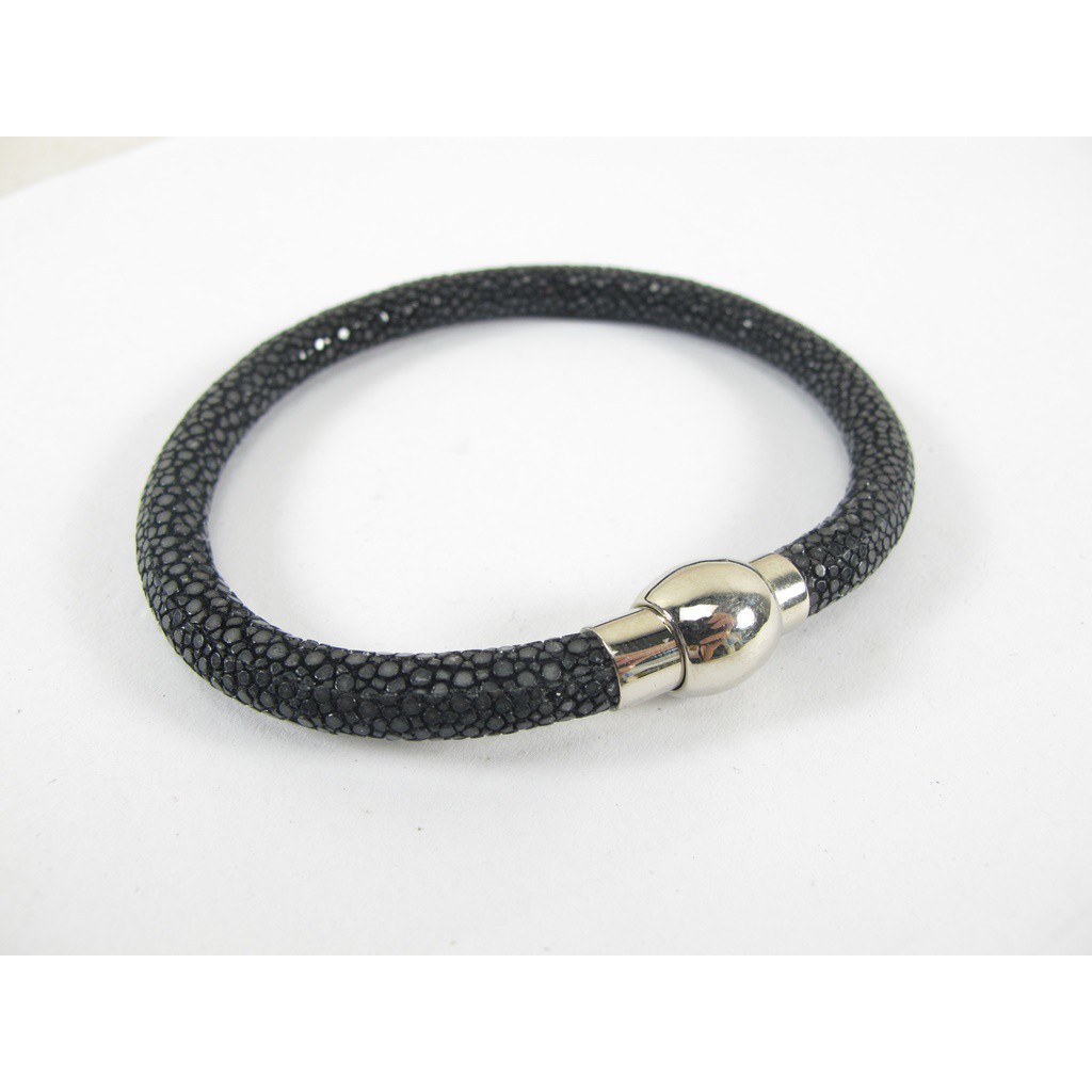 กำไล สร้อยข้อมือ หนังปลากระเบน กระเบน สีดำ Genuine Black Stingray Leather Bracelet