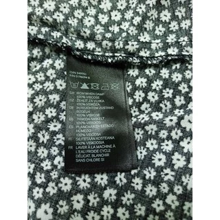 ซื้อ1แถม2🍊USED H&M - Black Floral Mini Dress | เดรสสั้นสีดำ ลายดอก เดรสสายเดี่ยว ทรงใหญ่ สายฝอ วินเทจ แท้ มือสอง-#-4