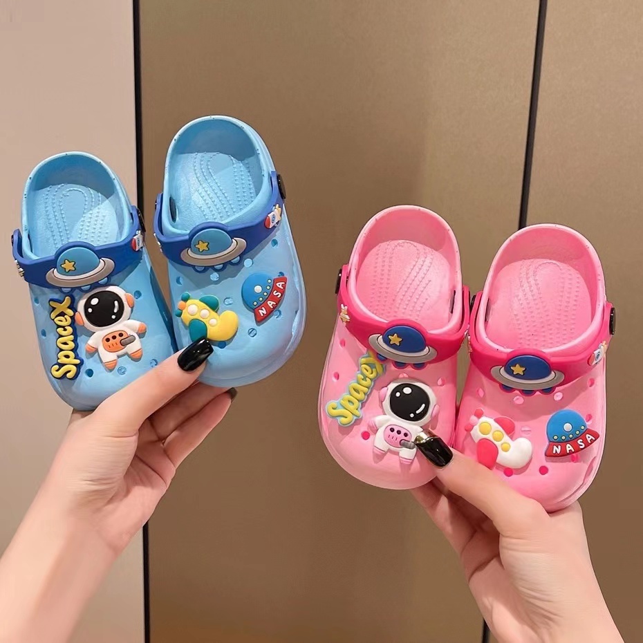 🌈รองเท้าแตะรัดส้นเด็กลายการ์ตูน รองเท้าเด็ก กันลื่น 🌈นักบินอวกาศ🫐