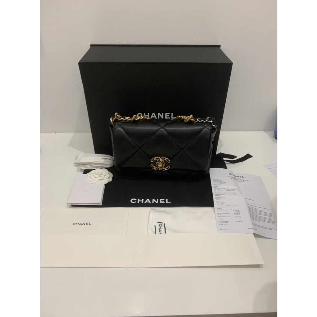 [CO220502631] Chanel 19 Flap Bag Lambskin