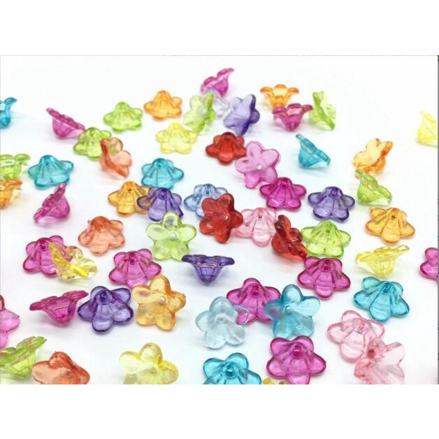 100 ชิ้น/แพ็คสุ่มผสมสีสันอะคริลิคใสรูปดอกไม้หลวม DIY ลูกปัดสําหรับเครื่องประดับ/อุปกรณ์เสริมผม y1686
