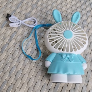 พัดลมพกพา MINI CUTE FAN ลายการ์ตูน ใบพัดยาว 3 นิ้ว ปรับแรงลมได้ 2 ระดับ มีไฟในตัว ชาร์จไฟได้ผ่านPort MICRO USB  มีสายคล้