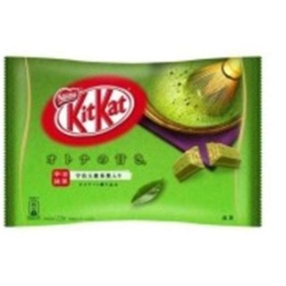 คิทแคทชาเขียว KitKat Green Tea ขนาด 135 กรัม  1 ห่อมี 12 ชิ้น ถูกสุดๆๆๆๆๆ