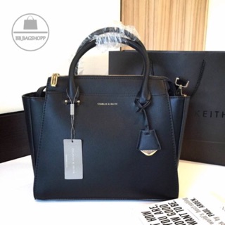  CHARLES &amp; KEITH STRUCTURED CITY BAG (outlet) สีดำ