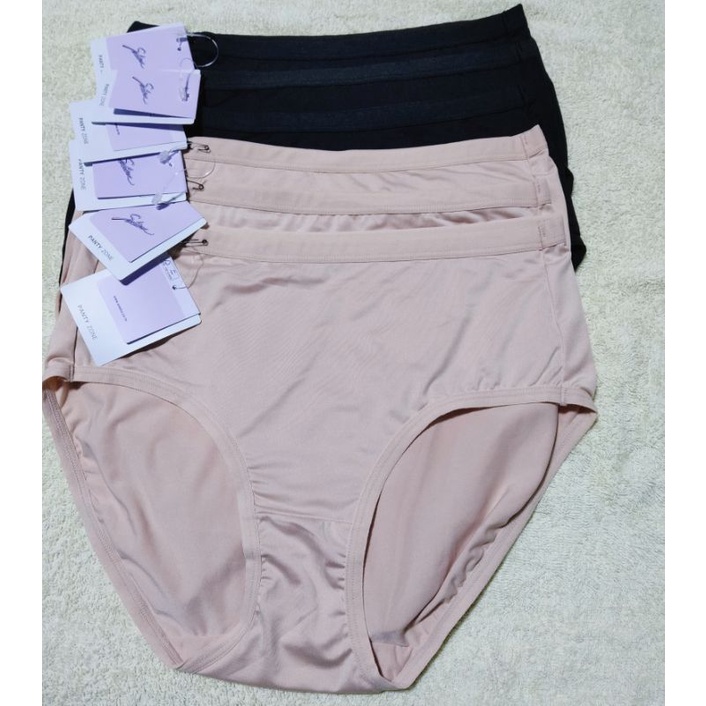 Sabina กางเกงชั้นใน รุ่น Panty Zone  เนื้อผ้าลื่น ใส่สบาย