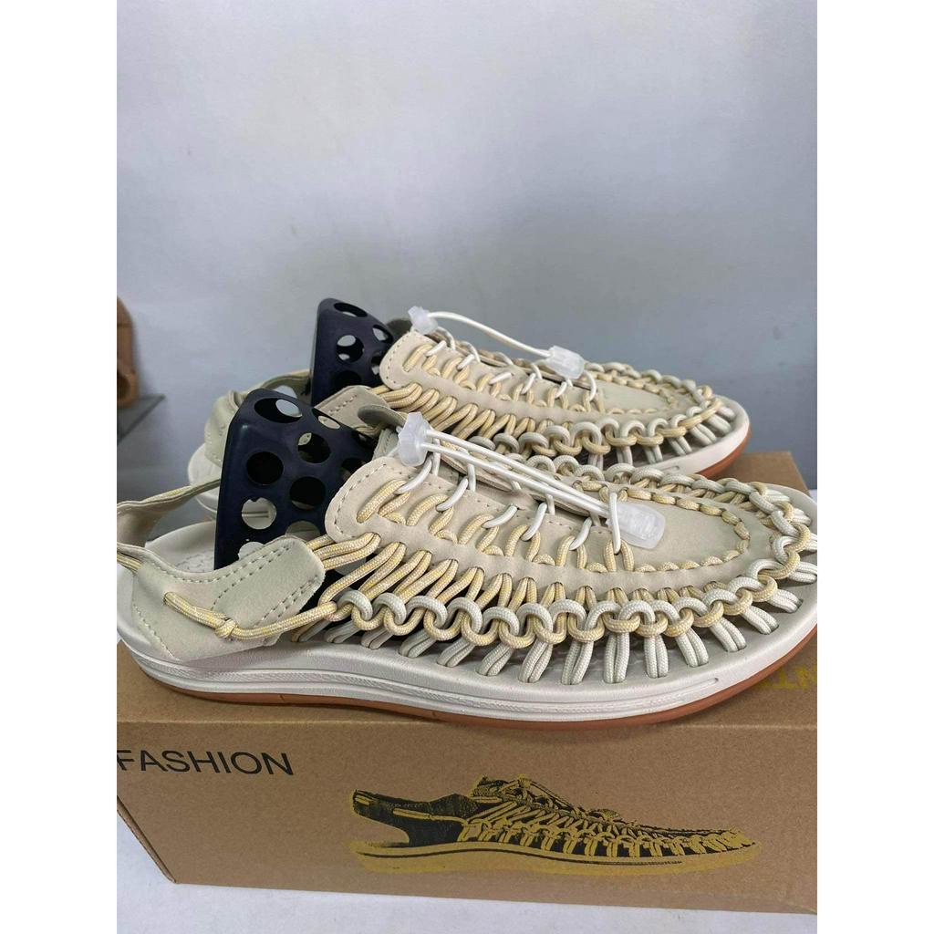 รองเท้าแตะ keen เพื่อสุขภาพ