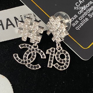 New Double C Earrings 19 Digital Pendant Earrings Fashion Style 925 Silver Needle Girl Earrings