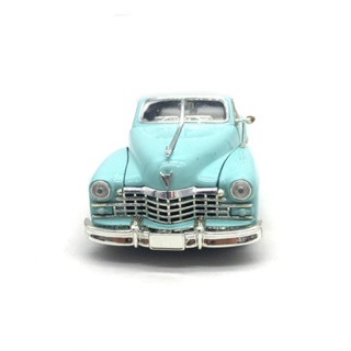 โมเดลรถยนต์จําลอง 1/32 Signature Signature 1947 Cadillac Classic