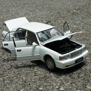 Qihui kengfai KF Toyota Crown 155 โมเดลรถยนต์ 1:18 อัลลอย คลาสสิก