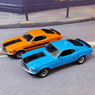 โมเดลรถยนต์จําลอง 1: 18 1970 Ford Mustang Mach 1 ของเล่นสําหรับเด็ก