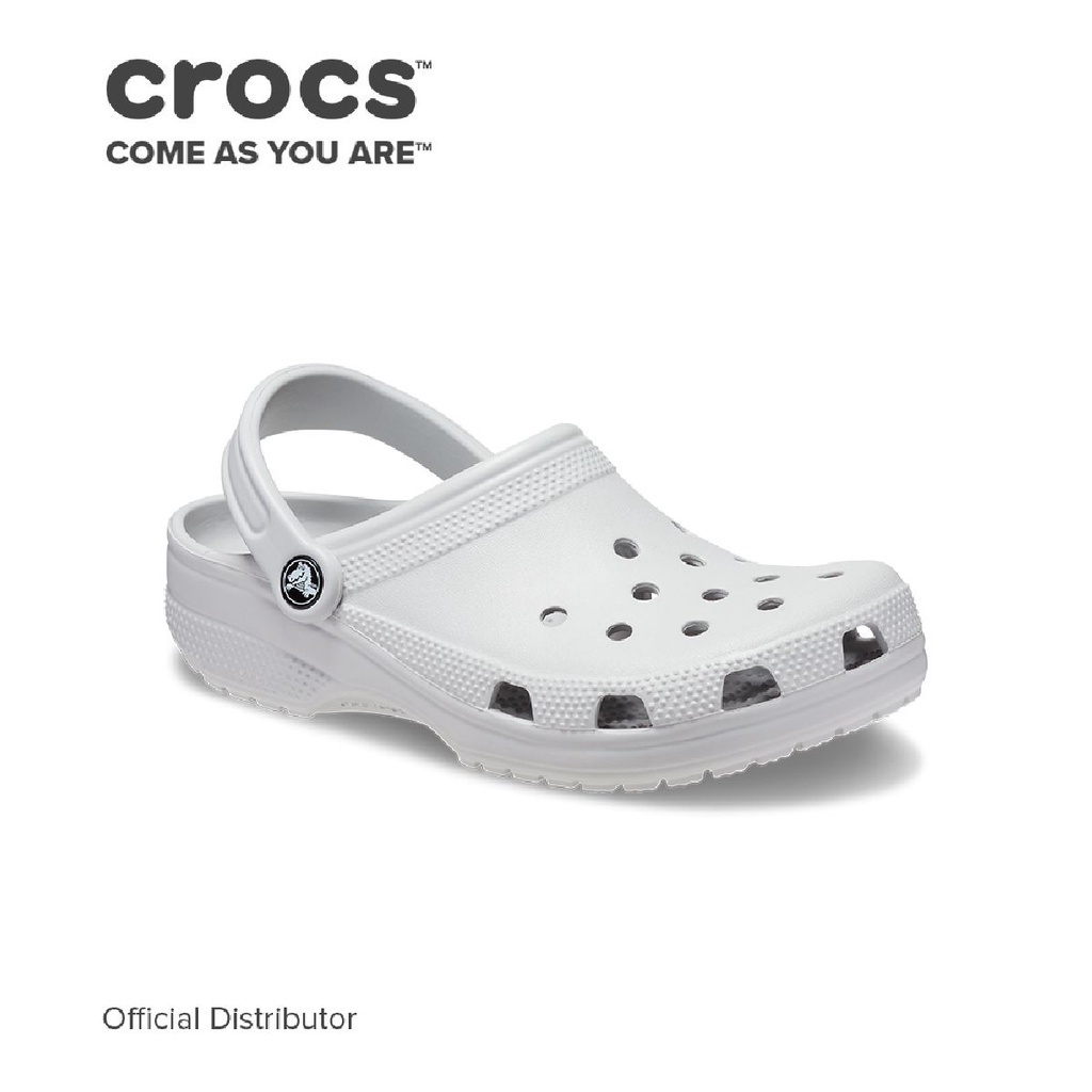 Crocs Classic ในบรรยากาศ