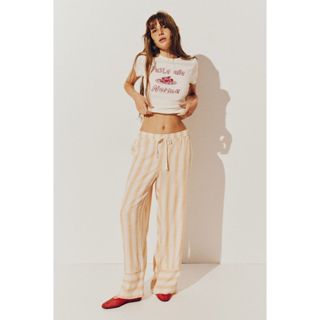 H&M(เอชแอนด์เอ็ม) กางเกงขายาวทรงตรงมีเชือกรูด ผู้หญิง 126210…