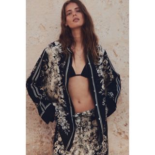 H&M(เอชแอนด์เอ็ม) เสื้อเชิ้ตพิมพ์ลายยาว ผู้หญิง 1288634_1