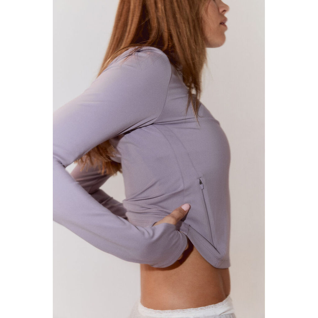 H&M(เอชแอนด์เอ็ม) แจ็กเก็ตสปอร์ตซิปหน้า พร้อมเทคโนโลยี SoftMove™ Women Hooded sports jacket with Sof 1310032_2