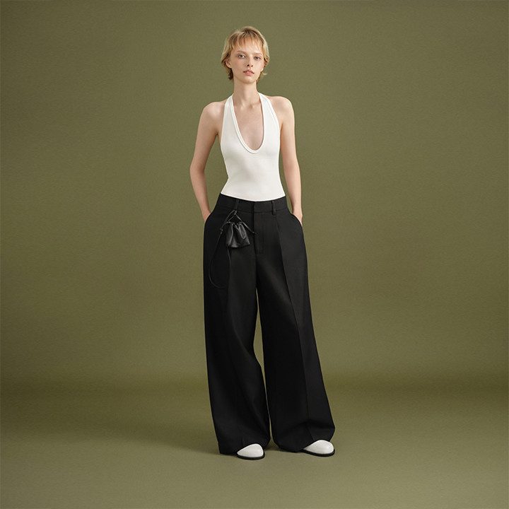 VSTU Store – HIGHCHIC – กางเกง NOIR ทรงขากว้าง สีดำ ผ้า Chevron Twill