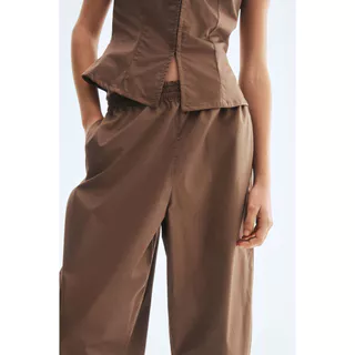 H&M(เอชแอนด์เอ็ม) กางเกงขายาวระดับข้อเท้าแบบสวม Women Ankle-length pull-on trousers 1318084_2