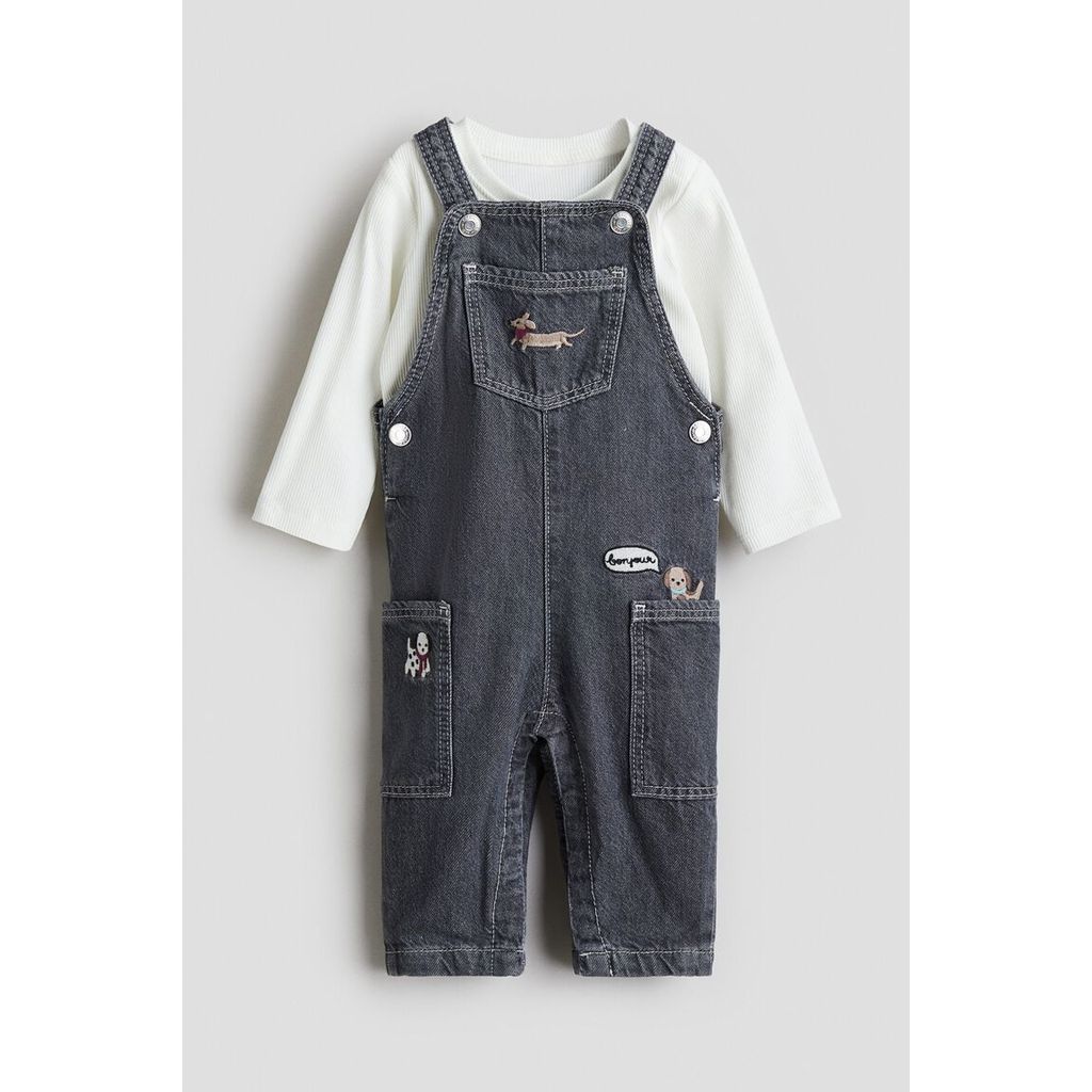 H&M(เอชแอนด์เอ็ม) ชุดจัมพ์สูทสองชิ้นพร้อมเสื้อท็อป Infants 2-piece dungarees and top set 1301577_1