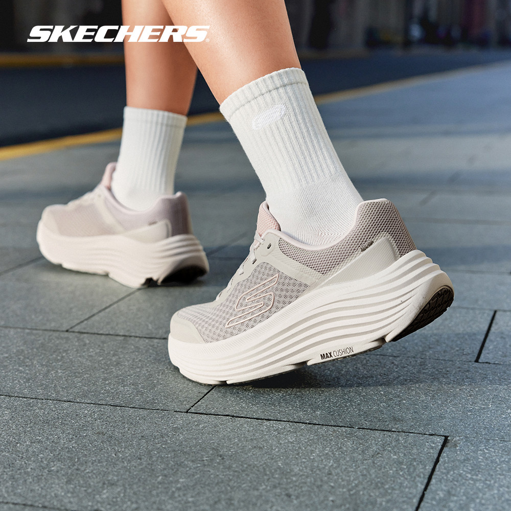 Skechers สเก็ตเชอร์ส รองเท้าผู้หญิง Women Max Cush Endeavour Performance Shoes - 129470-NAT