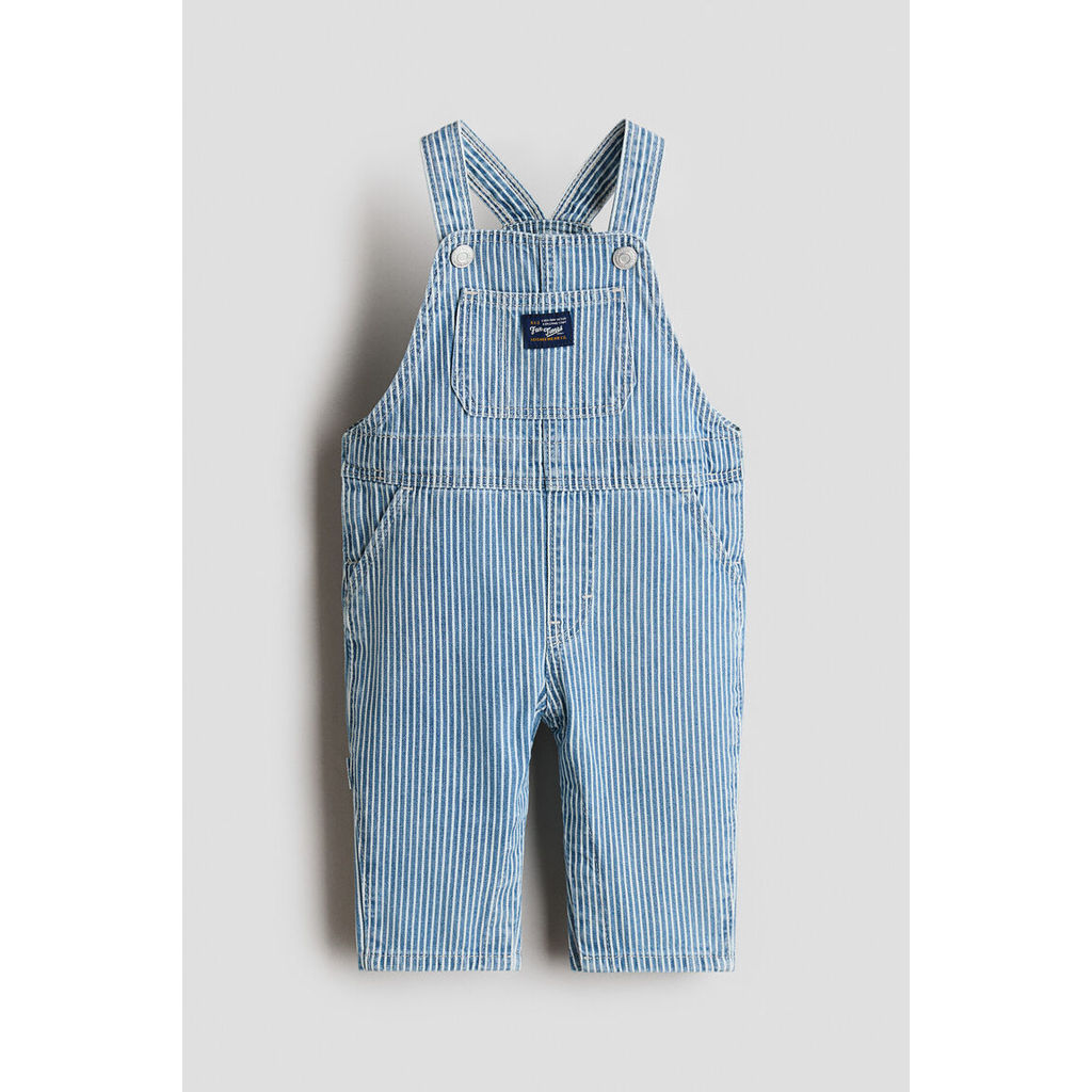 H&M(เอชแอนด์เอ็ม) กางเกงยีนส์ผ้าฝ้ายทรงดันกะรี Infants Cotton denim dungarees 1314591_1