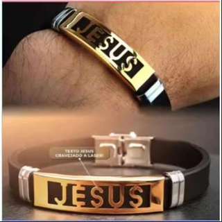 Pulseira masculina Dourada Jesus em aço Borracha Resistente social ajustavel presente