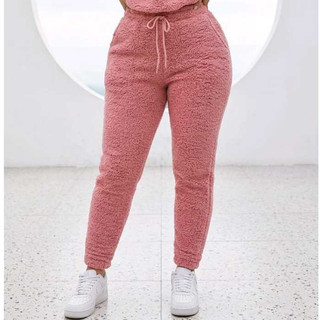 Calça jogger cintura alta Teddy lançamento moda outono inverno