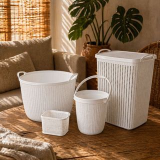 Kit Completo de Organização: Cestos, Balde e Cesta de Trama Branca - Solução Ideal para Lavanderia