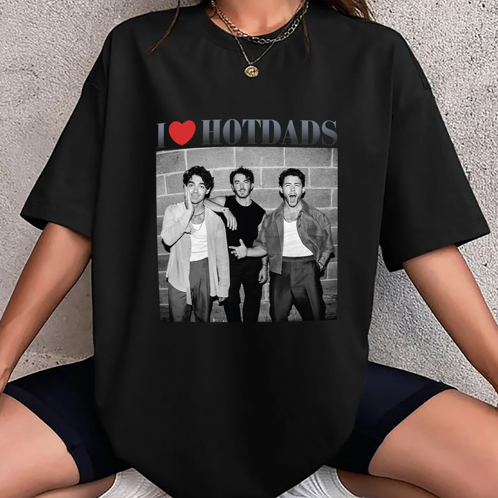 เสื้อยืด Jonas Brothers I Love Hot Dads สไตล์พี่น้อง Jonas ไซส์ xs-3xl