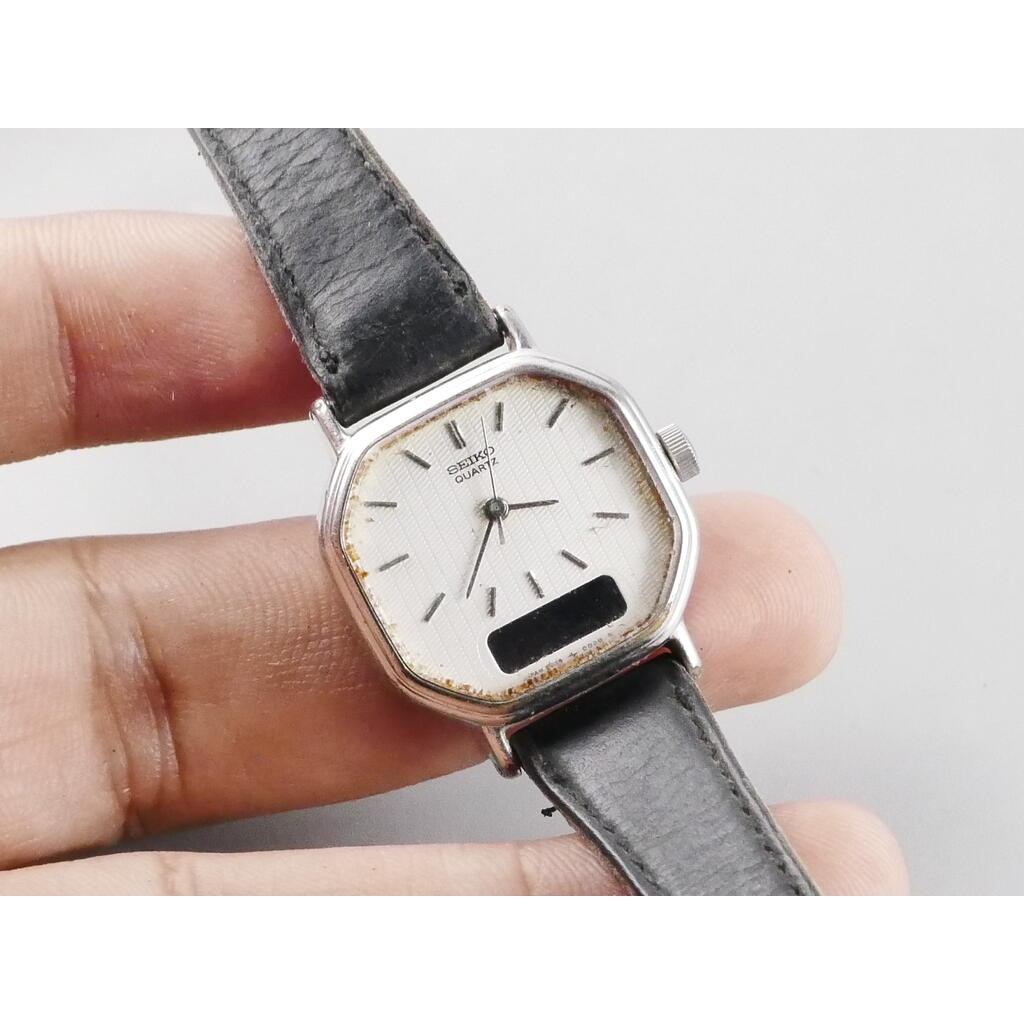 นาฬิกา Vintage มือสองญี่ปุ่น Seiko ชุบทอง E029 5080 Textured Dial ผู้หญิง Quartz ทรง8เหลี่ยม 26mm