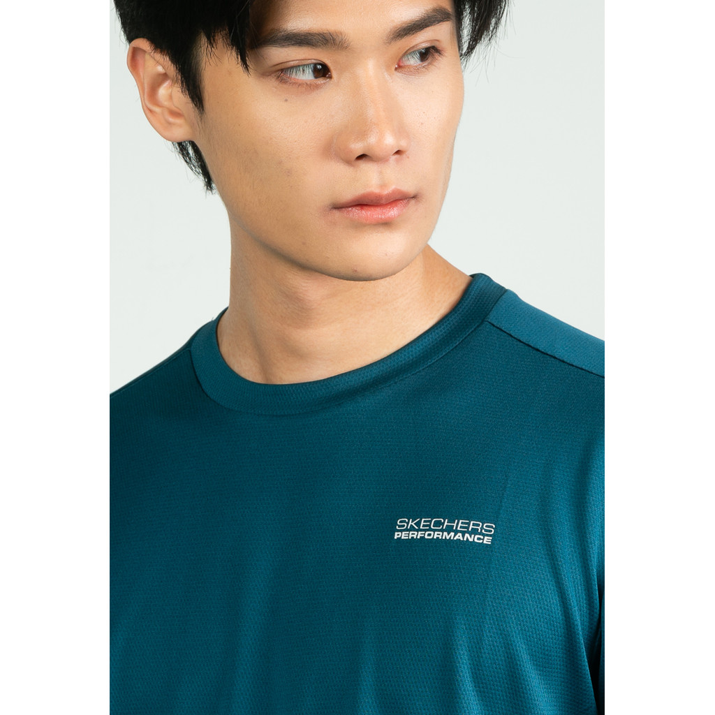 Skechers สเก็ตเชอร์ส เสื้อยืดแขนสั้นผู้ชาย Men Walking Performance Short Sleeve Tee - SP325M365-000Z — صورة 3