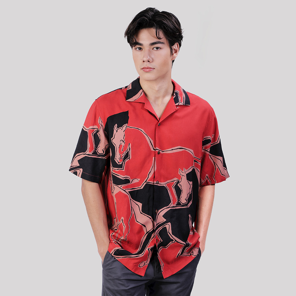 John Henry เสื้อเชิ้ตผู้ชายแขนสั้น ทรงใส่สบาย รุ่น JH F625MSSRL01 - สีเบจ