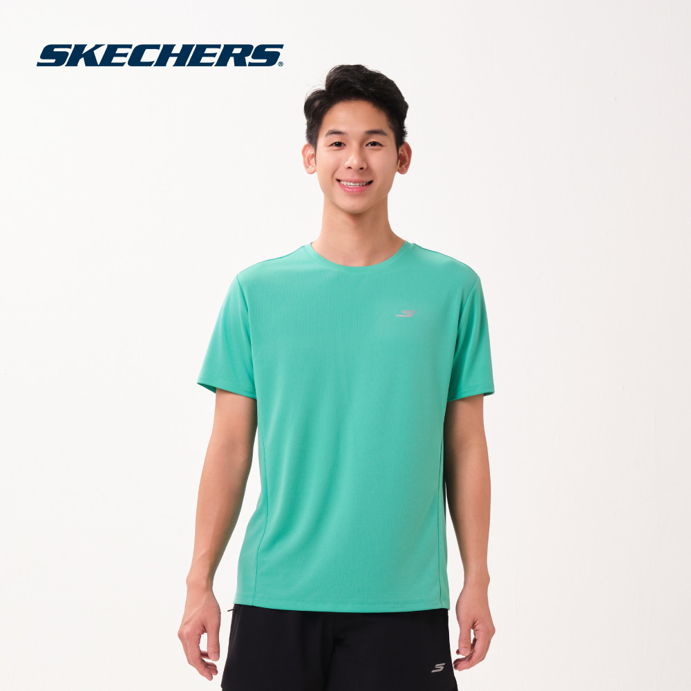 Skechers สเก็ตเชอร์ส เสื้อยืดแขนสั้นผู้ชาย Men Running Performance Short Sleeve Tee - SP126M093-01K1