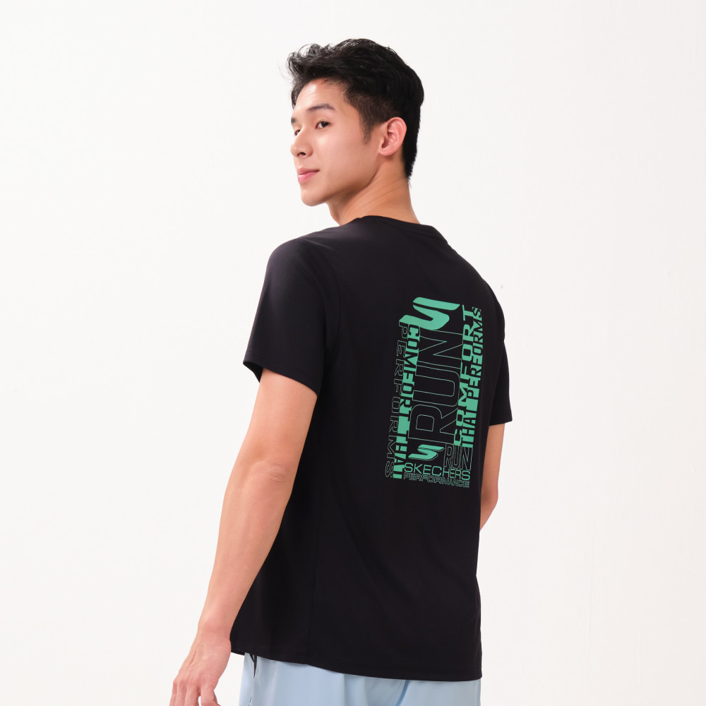 Skechers สเก็ตเชอร์ส เสื้อยืดแขนสั้นผู้ชาย Men Running Performance Short Sleeve Tee - SP126M093-0018 — صورة 4
