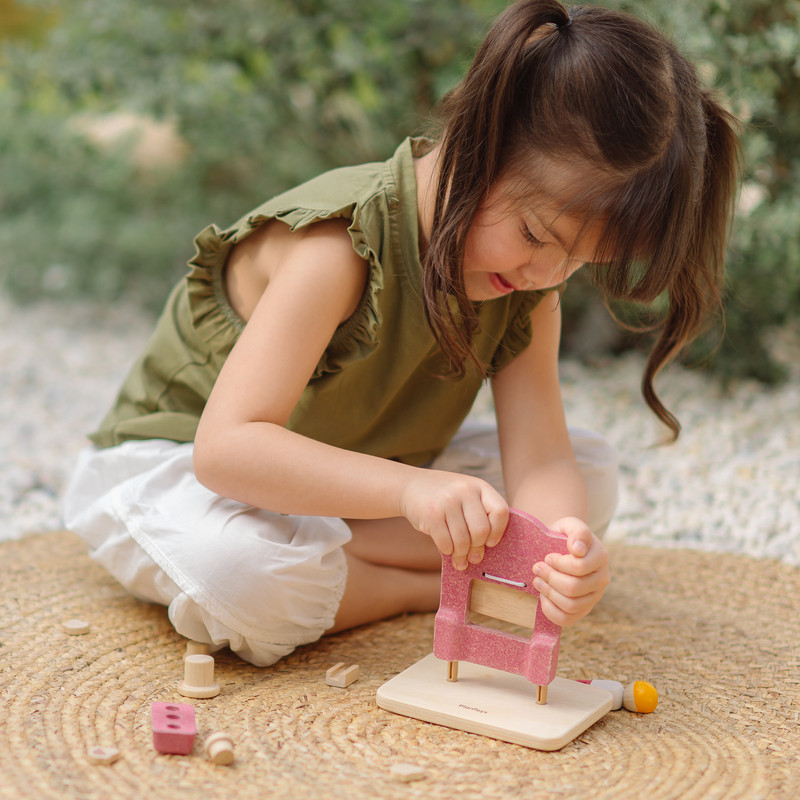PlanToys محل آيس كريم خشبي 2633 ‏(3+) — صورة 3