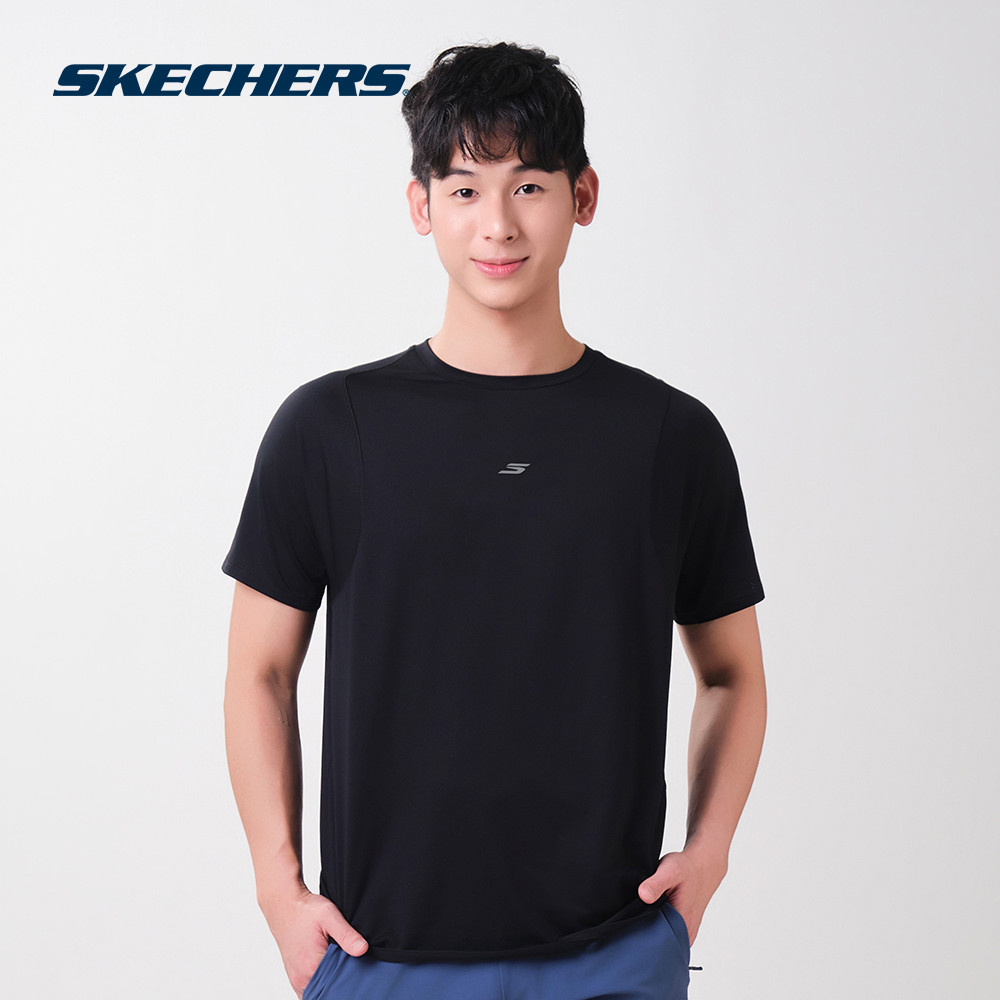 Skechers สเก็ตเชอร์ส เสื้อยืดแขนสั้นผู้ชาย Men Running Performance Short Sleeve Tee - SP326M401-0018 (latest)