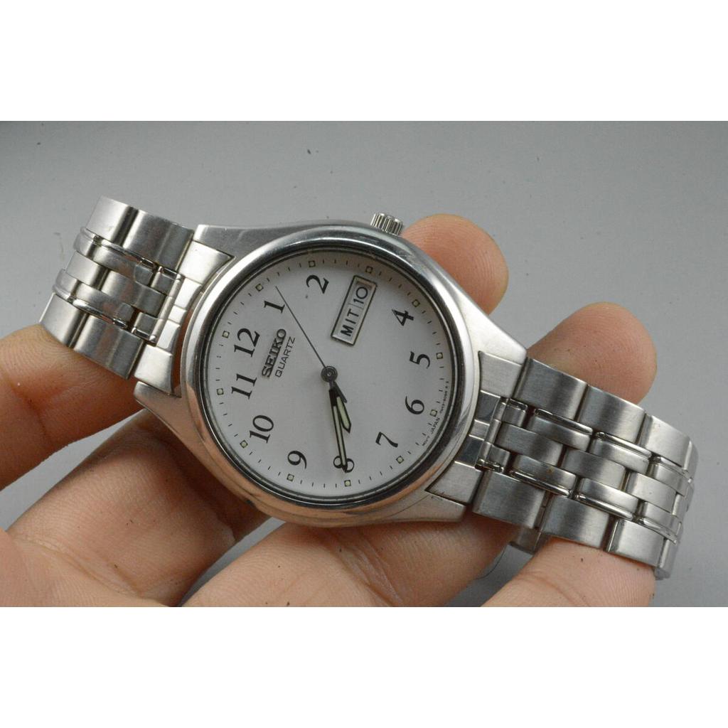 นาฬิกา Vintage มือสองญี่ปุ่น  Seiko 7N43 9041 หน้าปัดสีขาว ผู้ชาย ควอตซ์   ทรงกลม 38mm